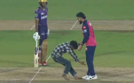 গুৱাহাটীত আই পি এল খেলৰ সময়ত ৰিয়ান পৰাগক লগ কৰিবলৈ অনুৰাগীৰ খেলপথাৰত প্ৰৱেশ