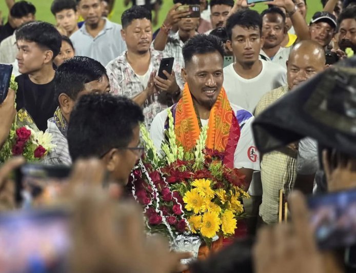অসমৰ ফুটবল তাৰকা দুৰ্গা বড়োৰ অৱসৰ ঘোষণা