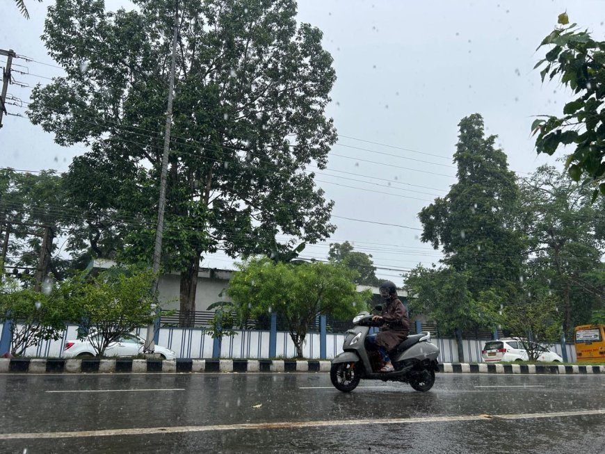 ৰাতিপুৱাৰ এজাক বৰষুণে যেন সকাহ দিলে মহানগৰবাসীক