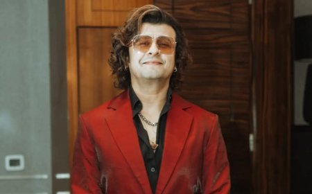 Popular Bollywood singer Sonu Nigam arrives in Guwahati on a two-day visit